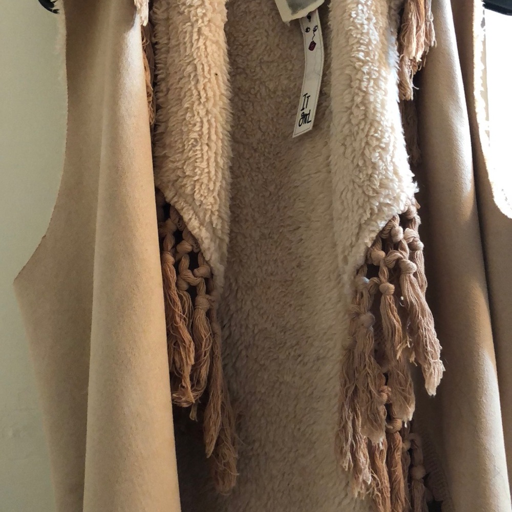 Vest - Picture 2 of 3